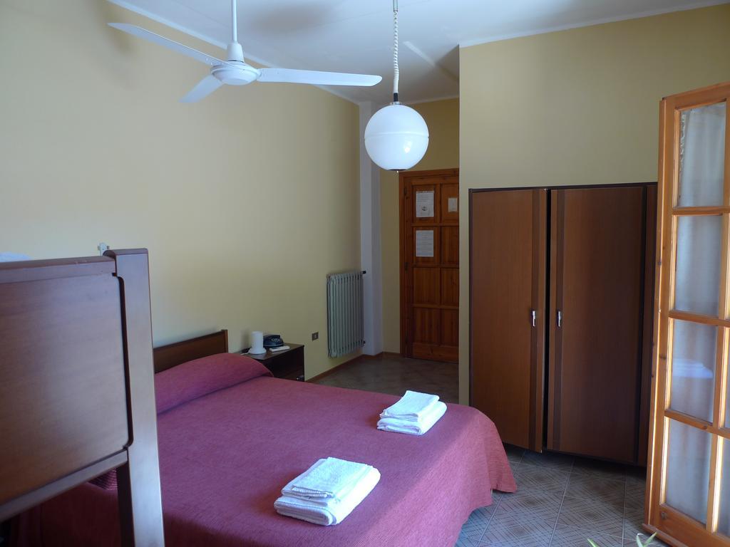 סנטה דומניקה Hotel Alexander מראה חיצוני תמונה