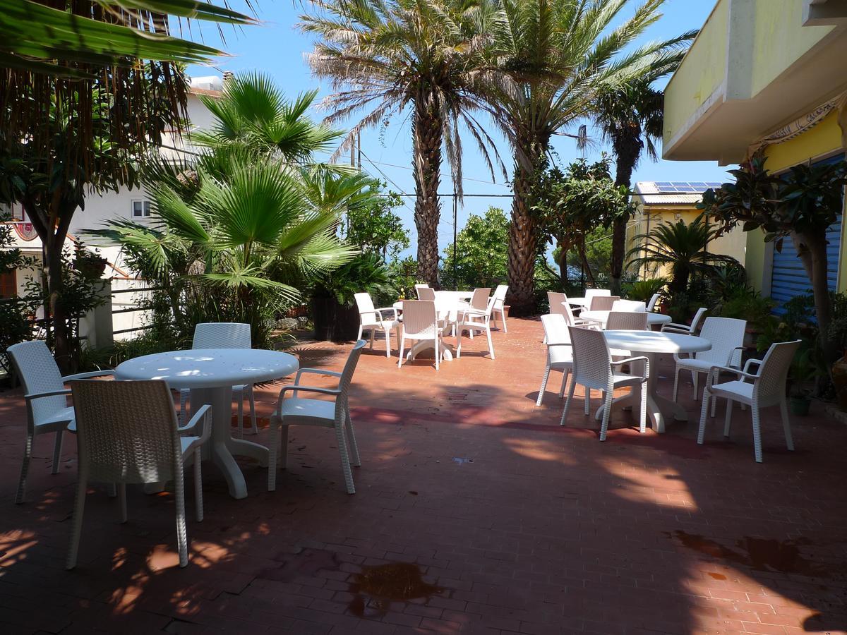 סנטה דומניקה Hotel Alexander מראה חיצוני תמונה