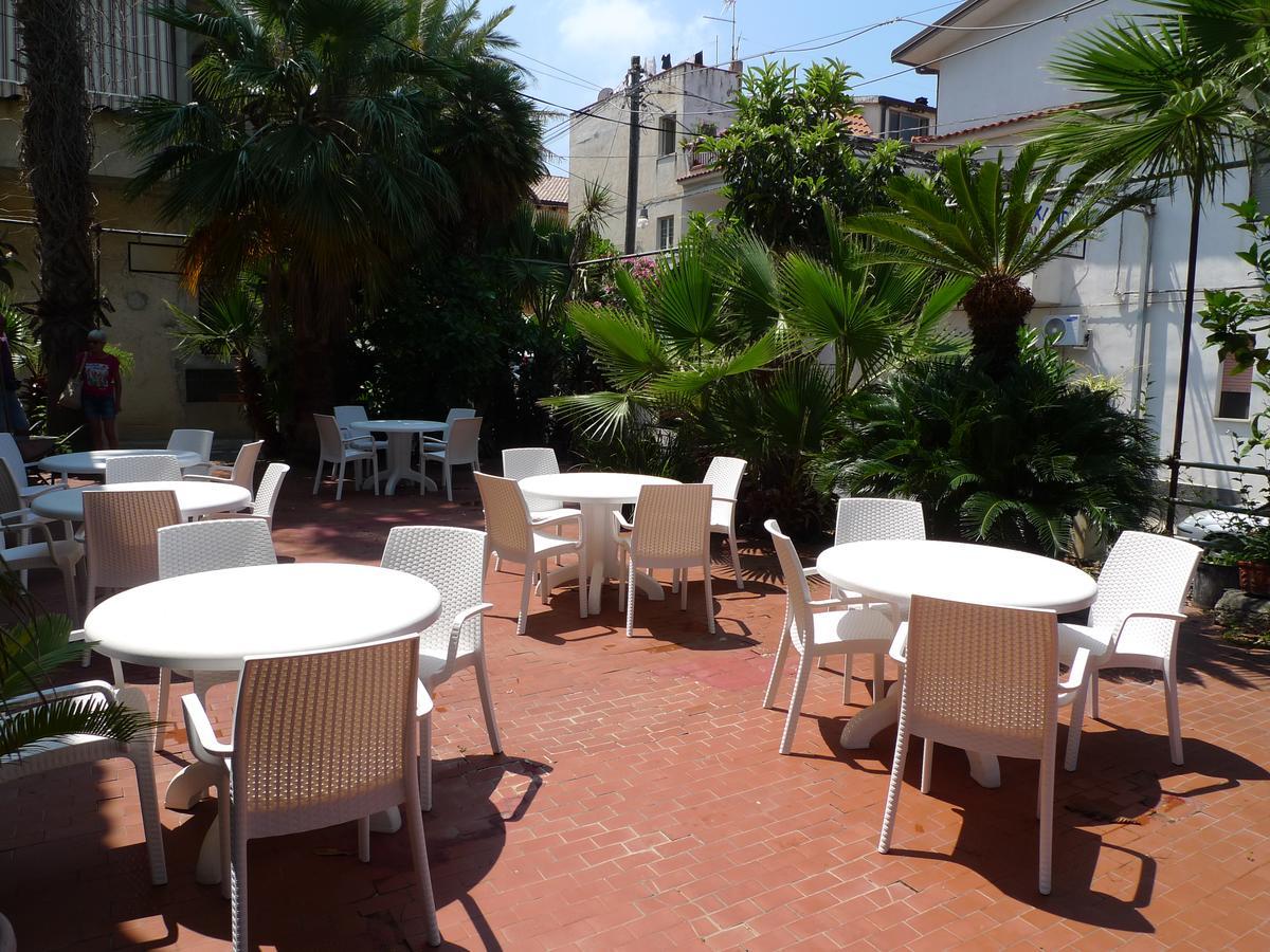 סנטה דומניקה Hotel Alexander מראה חיצוני תמונה
