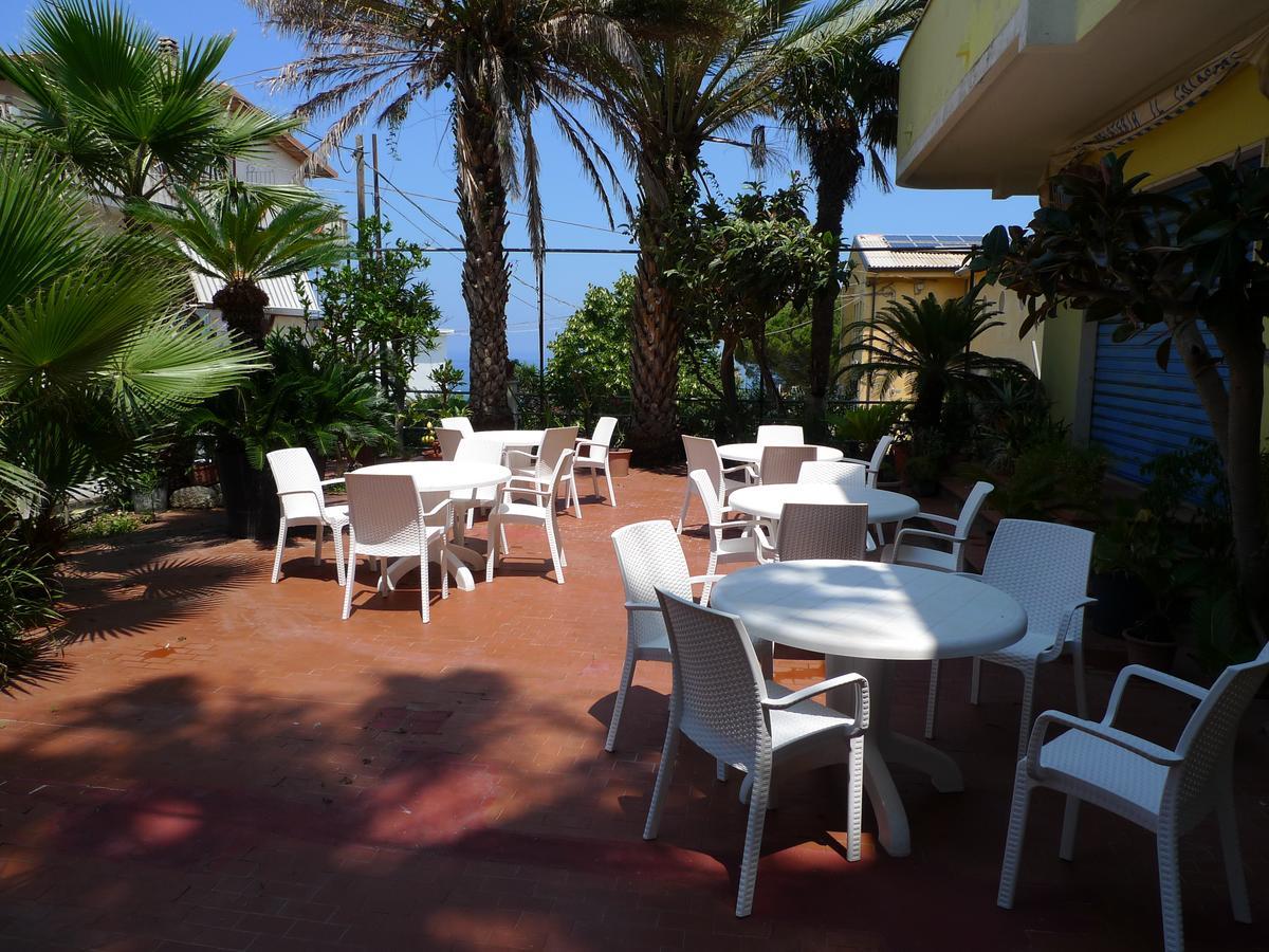 סנטה דומניקה Hotel Alexander מראה חיצוני תמונה