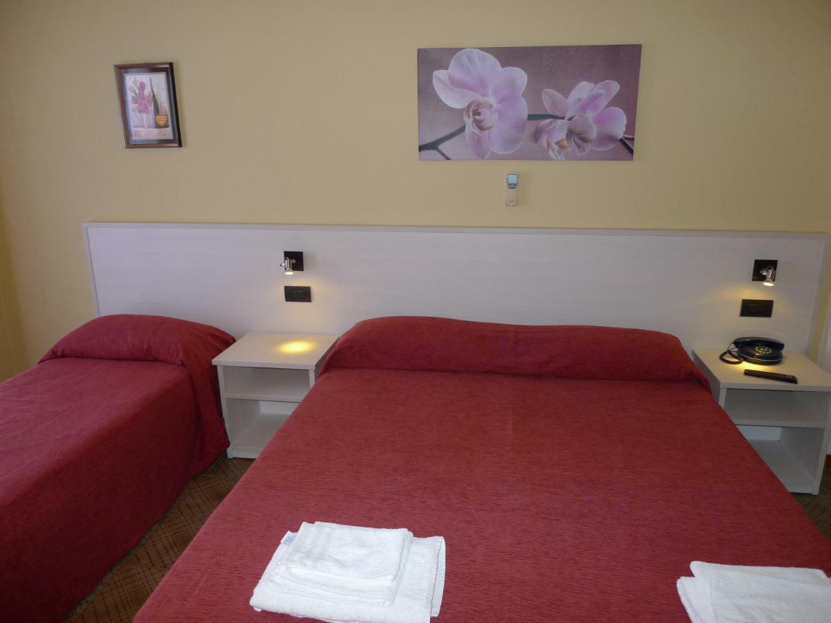 סנטה דומניקה Hotel Alexander מראה חיצוני תמונה