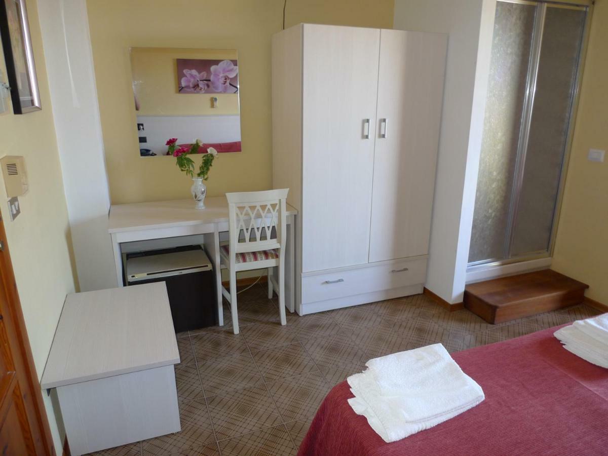 סנטה דומניקה Hotel Alexander מראה חיצוני תמונה