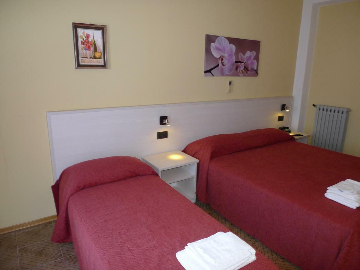 סנטה דומניקה Hotel Alexander מראה חיצוני תמונה