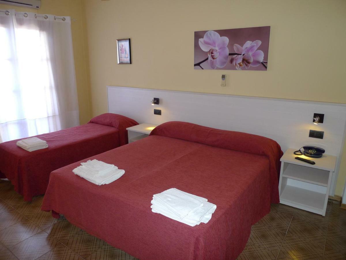 סנטה דומניקה Hotel Alexander מראה חיצוני תמונה