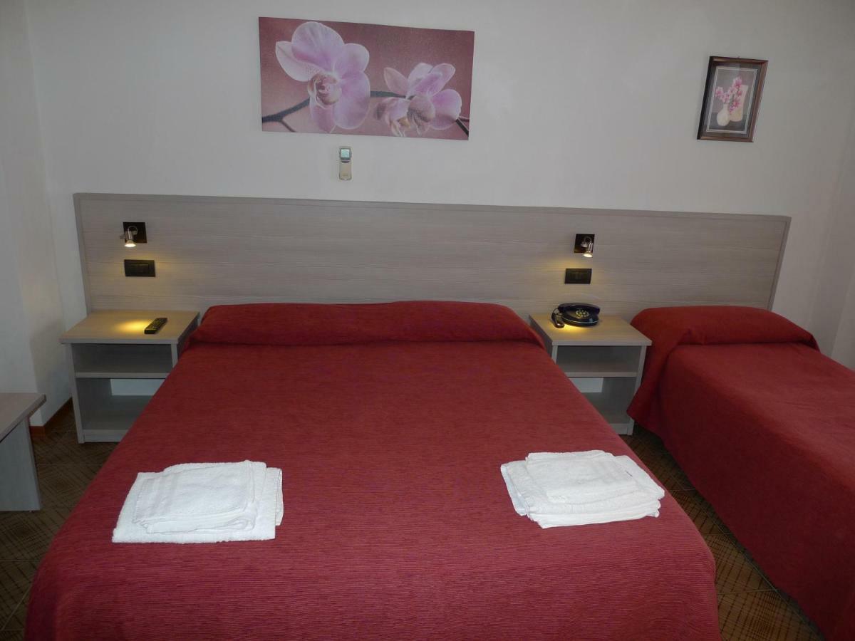 סנטה דומניקה Hotel Alexander מראה חיצוני תמונה