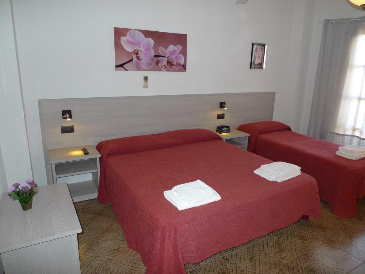 סנטה דומניקה Hotel Alexander מראה חיצוני תמונה