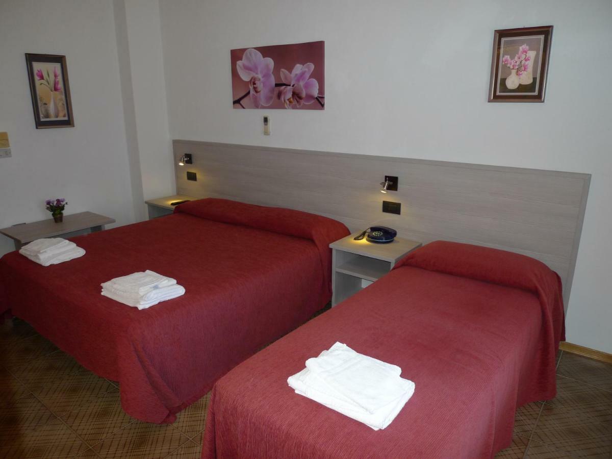 סנטה דומניקה Hotel Alexander מראה חיצוני תמונה
