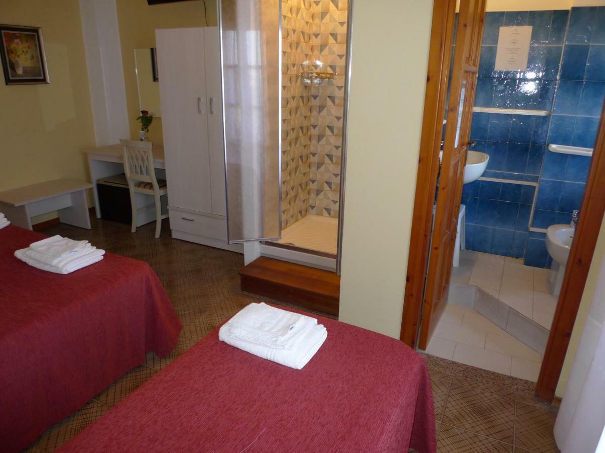 סנטה דומניקה Hotel Alexander מראה חיצוני תמונה