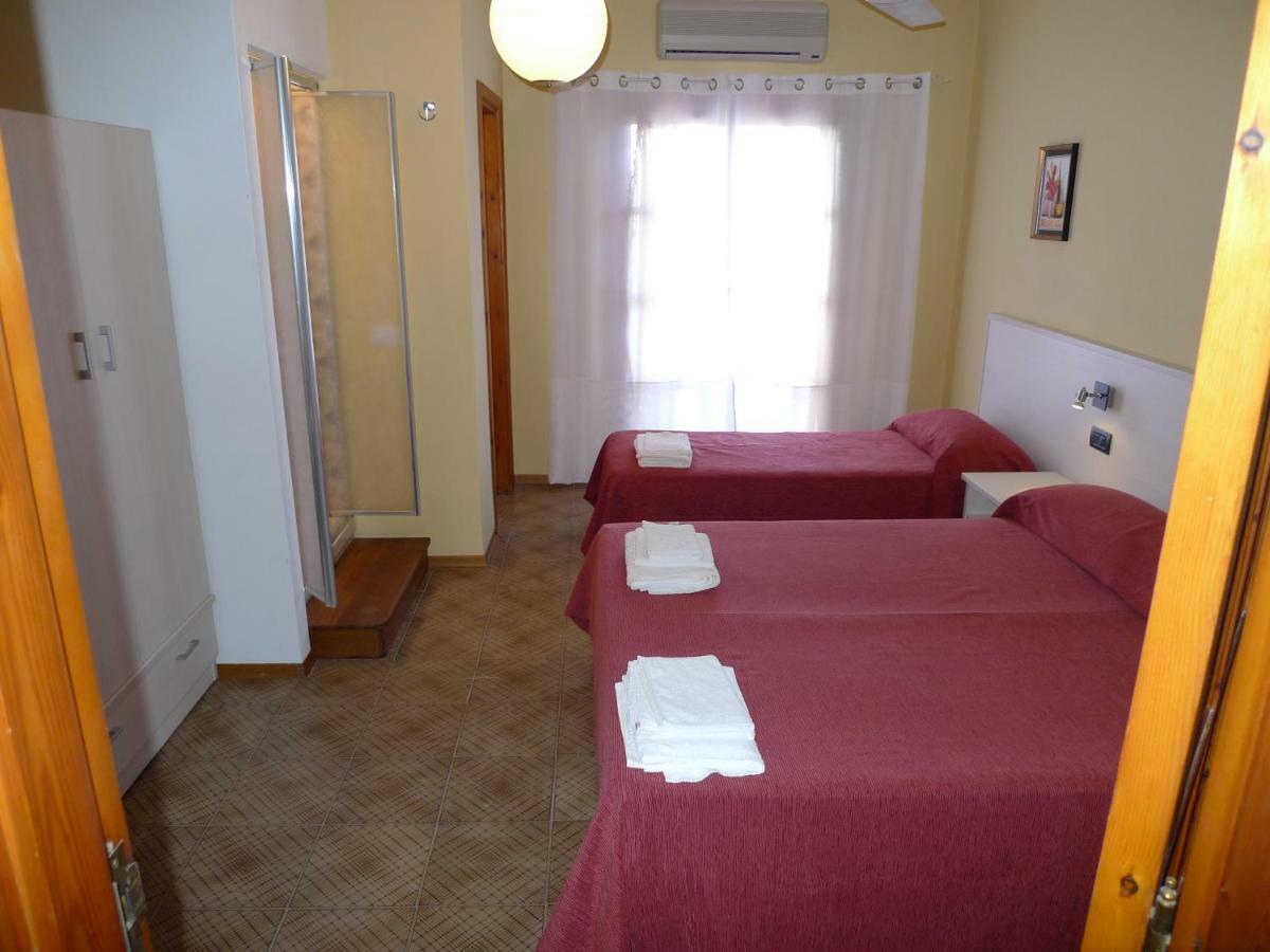 סנטה דומניקה Hotel Alexander מראה חיצוני תמונה